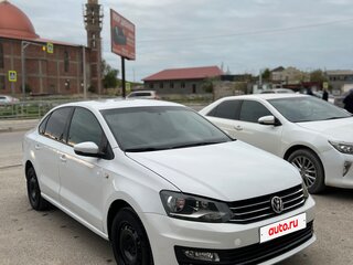 2018 Volkswagen Polo V Рестайлинг, белый, 850000 рублей, вид 2