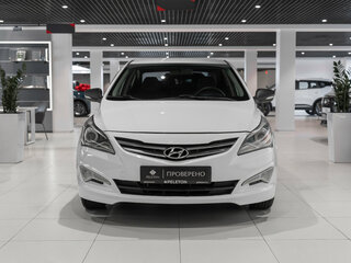 2014 Hyundai Solaris I Рестайлинг, белый, 720000 рублей, вид 3