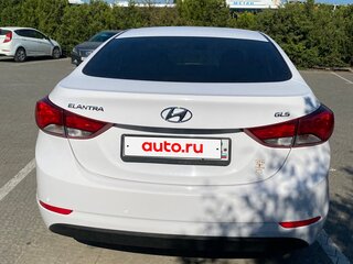 2015 Hyundai Elantra V (MD) Рестайлинг, белый, 1650000 рублей, вид 4