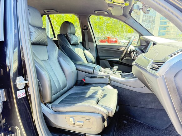 2020 BMW X5 40i IV (G05/G18), чёрный, 6300000 рублей - вид 9