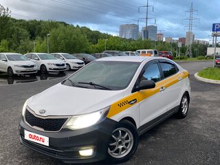 2016 Kia Rio III Рестайлинг, серебристый, 520000 рублей, вид 1