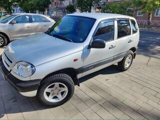 2004 Chevrolet Niva I, серебристый, 410000 рублей, вид 1