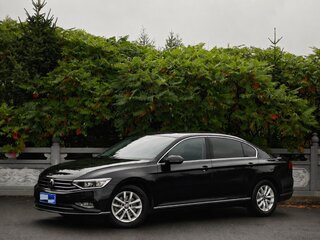 2022 Volkswagen Magotan B8 Рестайлинг, чёрный, 1690000 рублей, вид 1