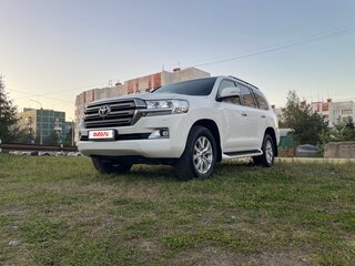 2016 Toyota Land Cruiser 200 Series Рестайлинг 2, белый, 6000000 рублей, вид 1