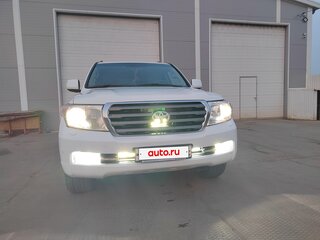 2010 Toyota Land Cruiser 200 Series, белый, 3300000 рублей, вид 3