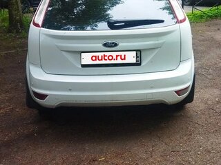 2011 Ford Focus II Рестайлинг, белый, 500000 рублей, вид 3