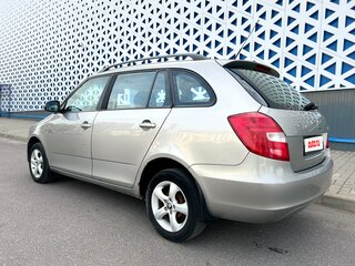 2010 Skoda Fabia II Рестайлинг, серый, 373000 рублей, вид 4