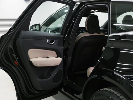 2026 Volvo XC60 II Рестайлинг 2, чёрный, 5900000 рублей, вид 4