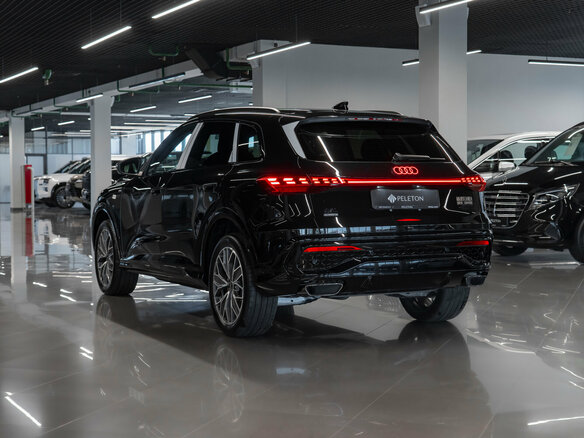 2026 Audi Q5 L III (GU), чёрный - вид 4