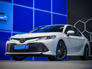 Toyota Camry VIII (XV70)