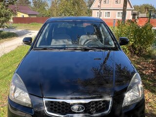 2011 Kia Rio II Рестайлинг, чёрный, 650000 рублей, вид 3