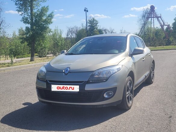 2013 Renault Megane III Рестайлинг, бежевый, 850000 рублей - вид 2