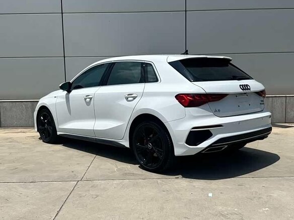 2022 Audi A3 Sportback 35 TFSI IV (8Y), белый, 1990000 рублей - вид 4