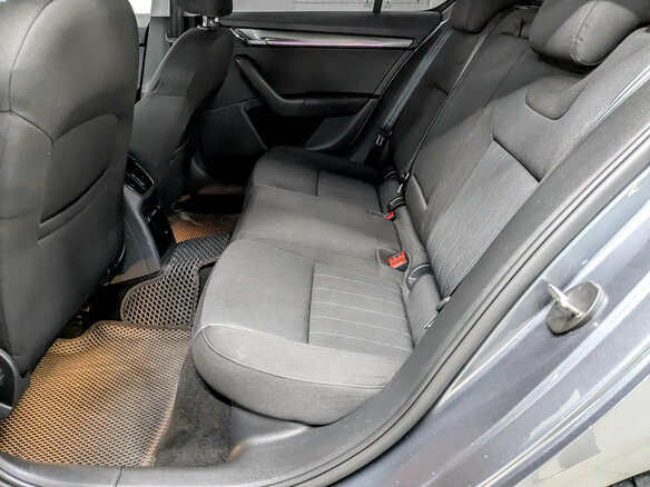 2018 Skoda Octavia III (A7) Рестайлинг, серый, 2090000 рублей - вид 11