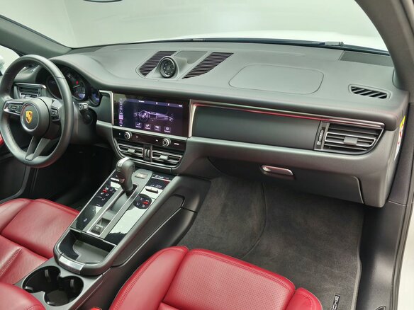 2022 Porsche Macan I Рестайлинг 2, белый, 7097000 рублей - вид 16