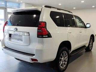2018 Toyota Land Cruiser Prado 150 Series Рестайлинг 2, белый, 3675000 рублей, вид 5