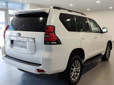 2018 Toyota Land Cruiser Prado 150 Series Рестайлинг 2, белый, 3490000 рублей, вид 5