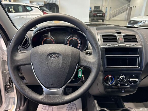 2026 Lada (ВАЗ) Granta I Рестайлинг, белый, 987000 рублей - вид 8