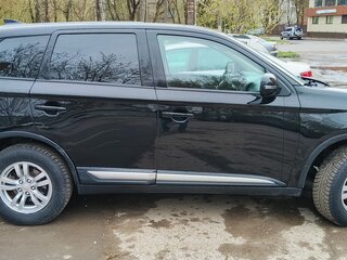 2018 Mitsubishi Outlander III Рестайлинг 3, чёрный, 1800000 рублей, вид 2