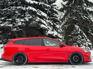 2019 Ford Focus IV, красный, 1700000 рублей, вид 3