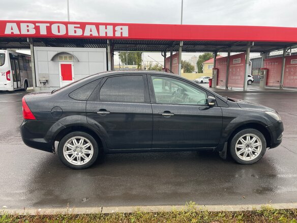 2010 Ford Focus II Рестайлинг, чёрный, 420000 рублей - вид 2