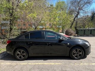 2011 Chevrolet Cruze I, чёрный, 900000 рублей, вид 3