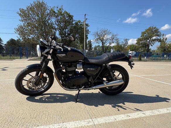 2016 Triumph Street Twin, чёрный, 700000 рублей - вид 2
