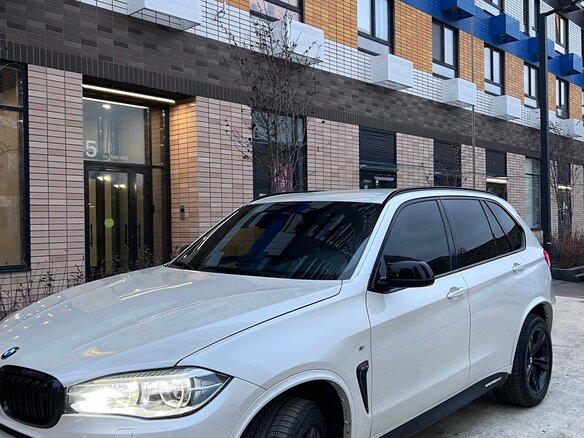 2015 BMW X5 30d III (F15), белый, 3850000 рублей - вид 2
