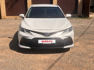2021 Toyota Camry VIII (XV70) Рестайлинг, белый, 2700000 рублей, вид 2