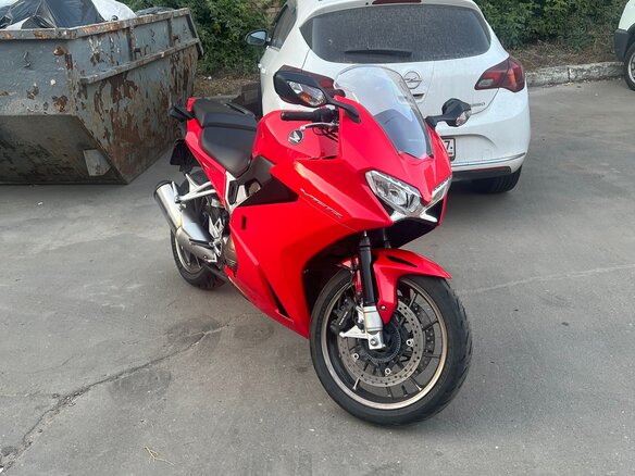 2015 Honda VFR 800, красный, 675000 рублей - вид 5