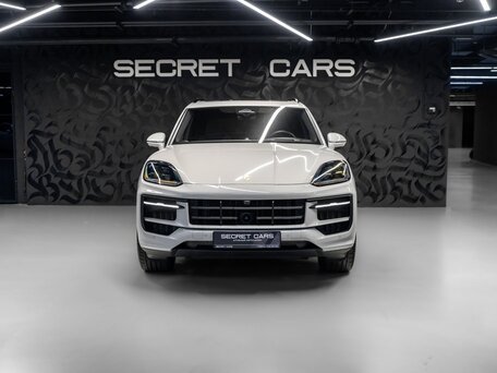 2025 Porsche Cayenne III Рестайлинг, серебристый, 16690000 рублей, вид 3