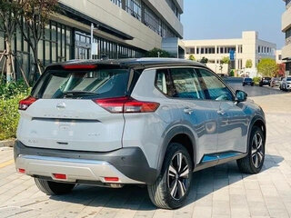 2024 Nissan X-Trail IV, серебристый, 4900000 рублей, вид 5