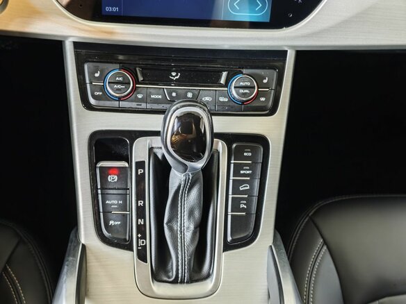 2021 Geely Atlas I, жёлтый - вид 19