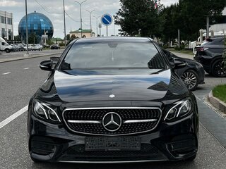 2016 Mercedes-Benz E-Класс 200 V (W213, S213, C238), чёрный, 2255000 рублей, вид 1