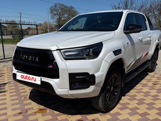 2023 Toyota Hilux VIII Рестайлинг 2, белый, 5800000 рублей, вид 1