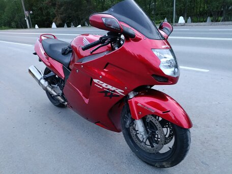 1998 Honda CBR 1100 XX, красный, 390000 рублей, вид 1