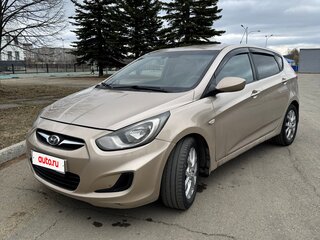 2011 Hyundai Solaris I, бежевый, 750000 рублей, вид 1