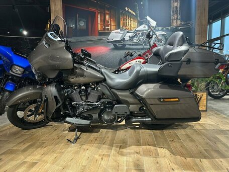 2023 Harley-Davidson Ultra Limited, серый, 4150000 рублей, вид 2