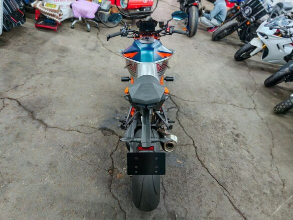 2021 KTM 1290 Super Duke R, серебристый, 1490000 рублей - вид 6