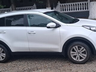 2017 Kia Sportage IV, белый, 2050000 рублей, вид 3