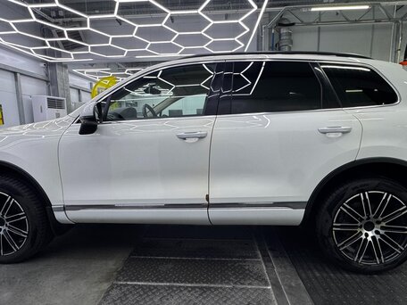 2014 Volkswagen Touareg II, белый, 1390000 рублей, вид 3