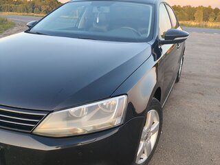 2013 Volkswagen Jetta VI, чёрный, 830000 рублей, вид 2