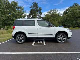 2016 Skoda Yeti I Рестайлинг, белый, 1430000 рублей, вид 4