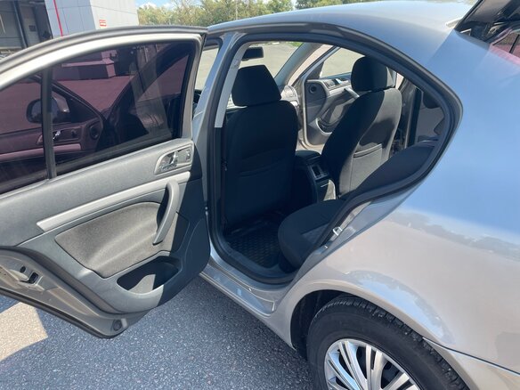 2013 Skoda Octavia II (A5) Рестайлинг, серебристый, 970000 рублей - вид 9