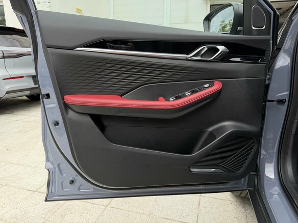 2026 Geely Coolray I Рестайлинг 2, серый - вид 15