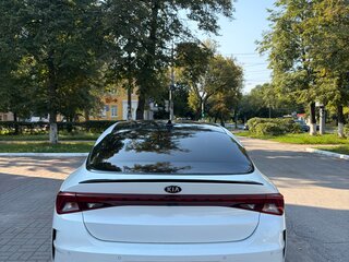 2021 Kia K5 III, белый, 2350000 рублей, вид 3