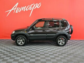 2018 Chevrolet Niva I Рестайлинг, коричневый, 670000 рублей, вид 2