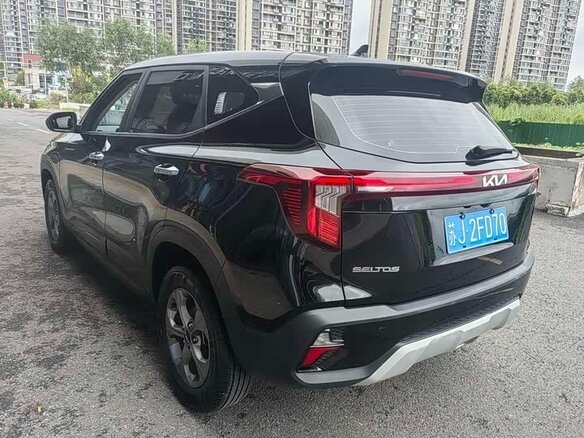 2023 Kia Seltos I Рестайлинг, белый, 1920000 рублей - вид 10