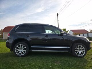2008 Volkswagen Touareg I Рестайлинг, чёрный, 1500000 рублей, вид 2