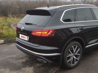 2020 Volkswagen Touareg III, чёрный, 8000000 рублей, вид 3
